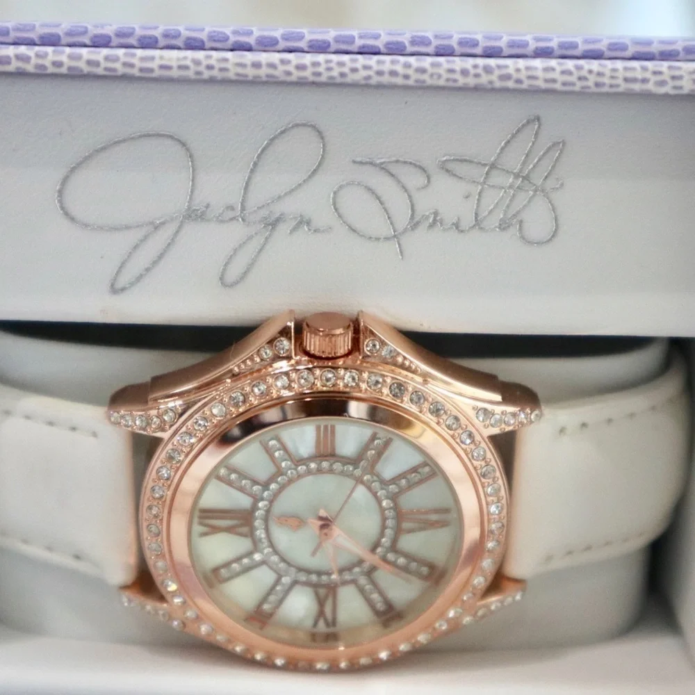 Jaclyn Smith Watch Gold‎ Color